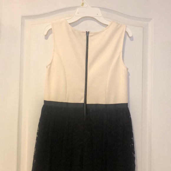 Dress - Picture 4 of 5